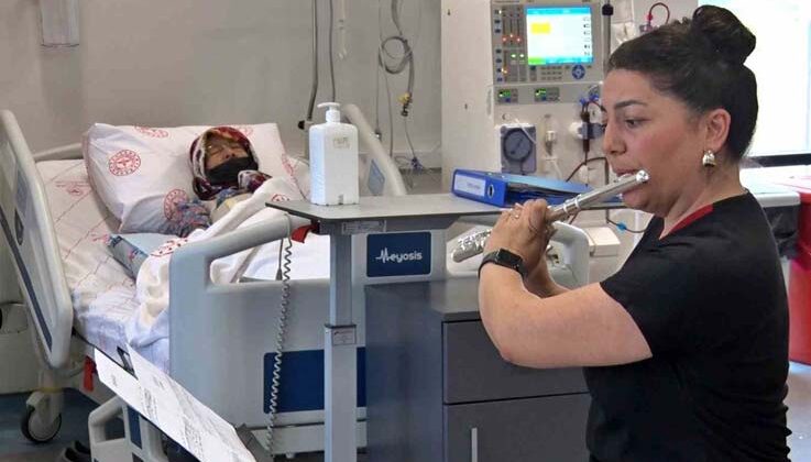 Antalya’da diyaliz merkezinde notalarla tedavi