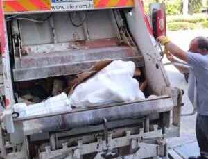 Otobüs Terminali’nde usulsüz taşınan 700 kilogram peynir çöp kamyonu çağrılarak imha edildi