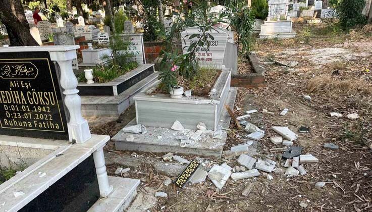 Bayram arifesinde mezarlığa gelen vatandaşlar hayatlarının şokunu yaşadı