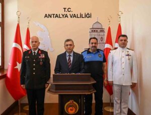 Antalya’da ağır tonajlı araçlara bayram trafiği kısıtlaması