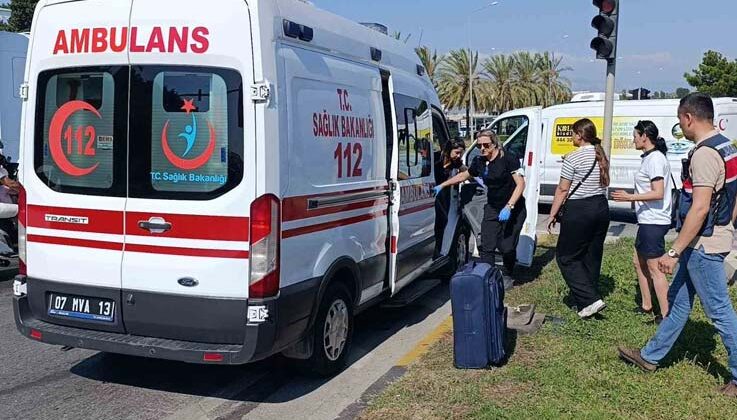 Nakliye kamyonu ile otobüs çarpıştı: 1 yaralı