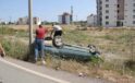 Serik’te otomobil şarampole yuvarlandı, sürücü ve 13 yaşındaki çocuğu yaralandı