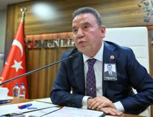 Başkan Böcek, Türkiye’nin en başarılı ikinci belediye başkanı seçildi