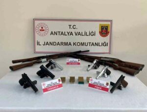 Antalya’da jandarmadan kaçak silah operasyonu