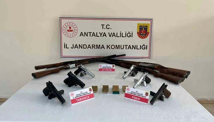 Antalya’da jandarmadan kaçak silah operasyonu