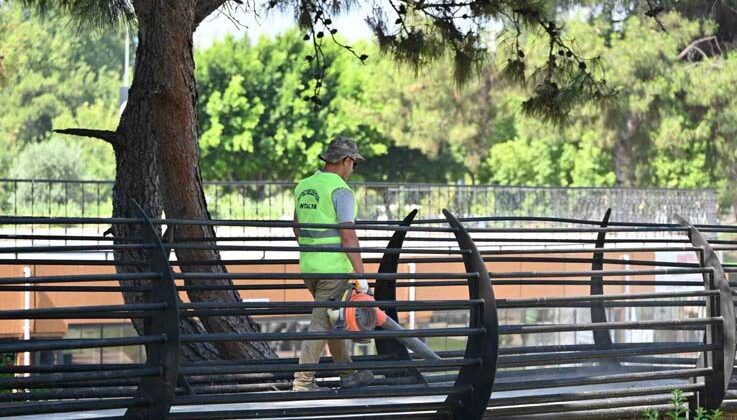 Kepez’de Tek Sarnıç Parkı’nda temizlik seferberliği