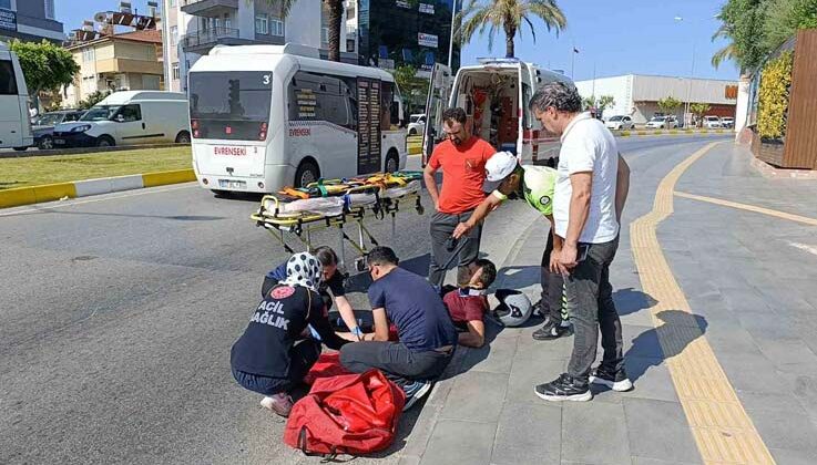 Yola taşan su kazaya neden oldu, motosiklet sürücüsü yaralandı