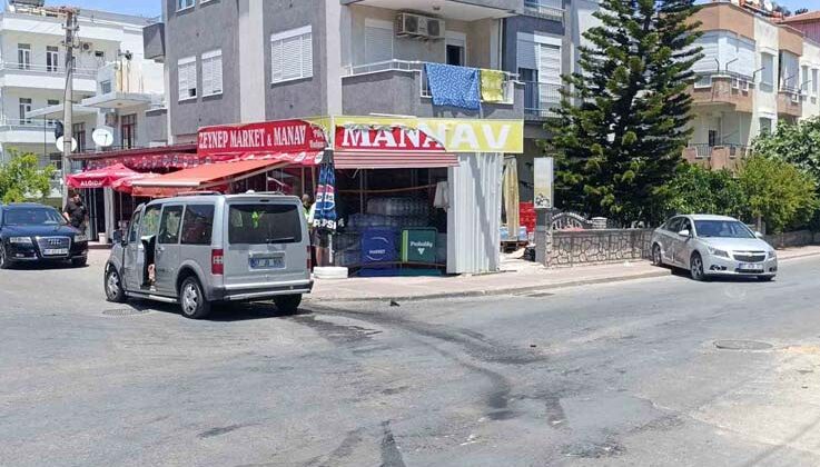 Manavgat’ta ticari araç ile otomobil çarpıştı: 1 yaralı
