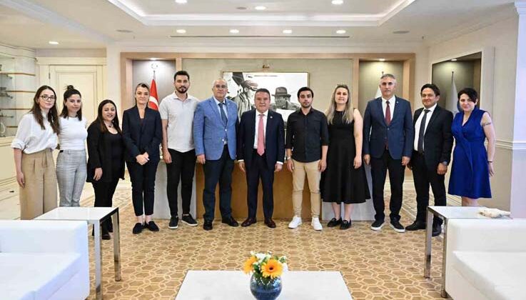 Başkan Böcek: “Benim çalışmalarımda parti ve siyaset ayrımı yoktur”