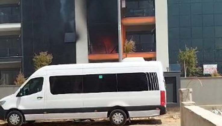 Antalya’da ev yangınında 1 kişi yaralandı