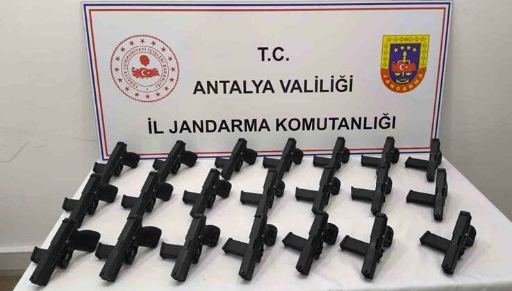 Antalya’da ruhsatsız 21 tabanca ele geçirildi, 1 kişi tutuklandı