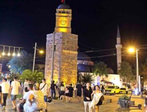 Nüfusu gündüz 82, gece 10 bin