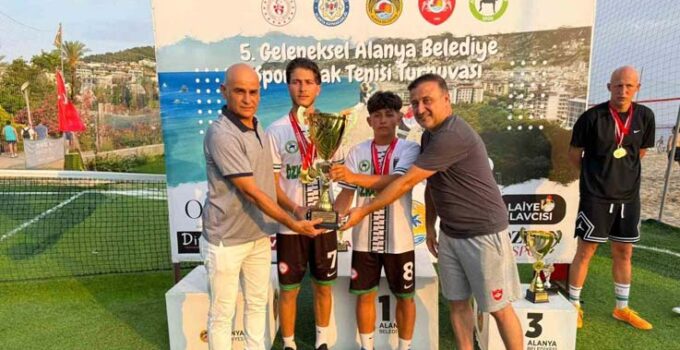 Alanya Belediyespor ayak tenisi turnuvası sona erdi
