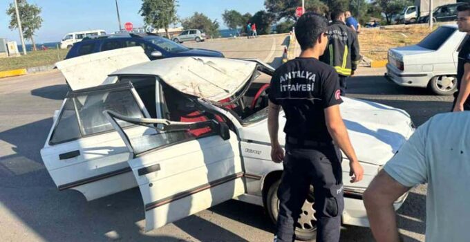 Başıboş gezen at kazaya neden oldu: 3 kişi yaralandı