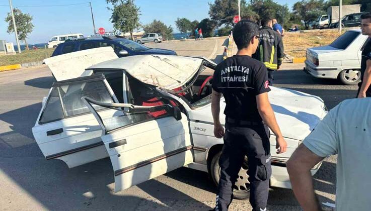 Başıboş gezen at kazaya neden oldu: 3 kişi yaralandı