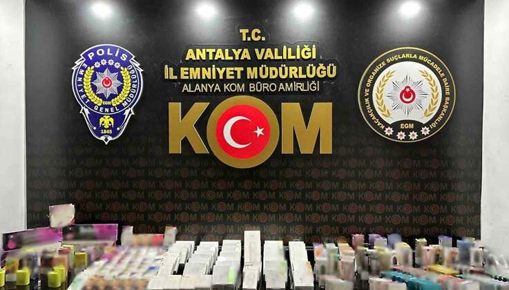 Antalya’da kaçakçılık ve rüşvet operasyonları: 6 tutuklama
