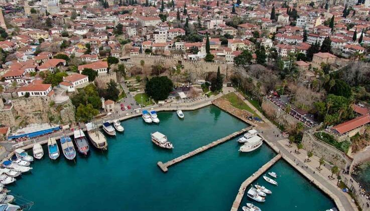 Antalya’da fiyat indirimine rağmen otellerde doluluk beklenti altında kaldı