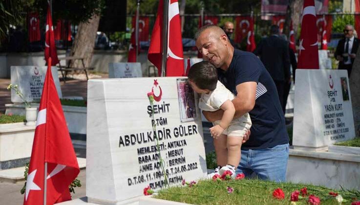 Antalya’da şehit annelerinin gözüyaşlı duaları 15 Temmuz’un acısını tazelendi