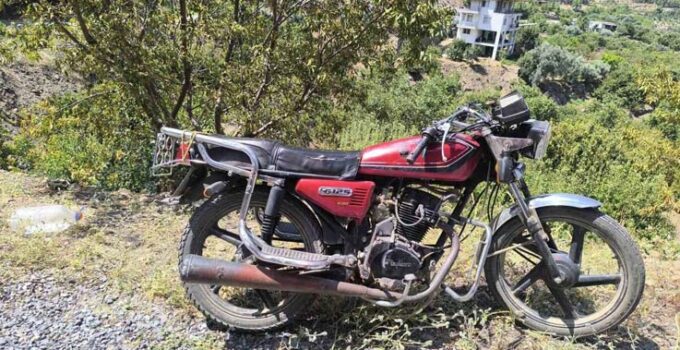 Gazipaşa’da yangınla mücadele eden vatandaş, su tankerinin altında kaldı