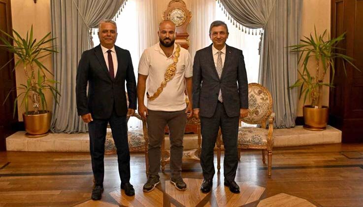 Vali Şahin, Kırkpınar başpehlivanını ağırladı