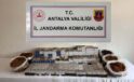 Alanya’da kaçak tütün operasyonunda 40 bin makaron ele geçirildi