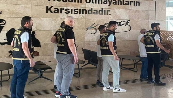 Tapuda sahte kimlikle satış girişimi: 4 kişi tutuklandı