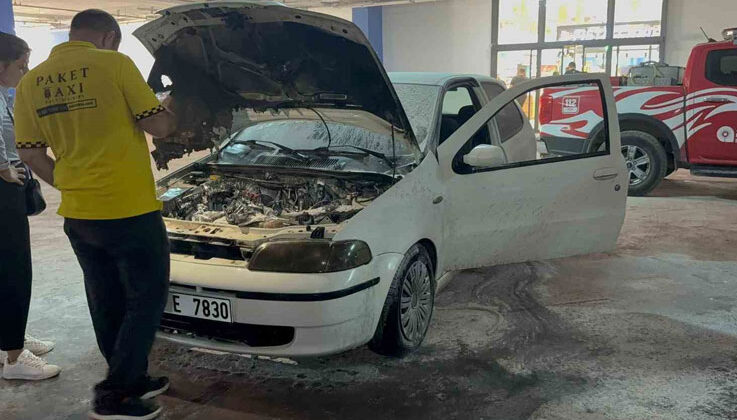 Gazipaşa’da AVM otoparkında otomobil yangını