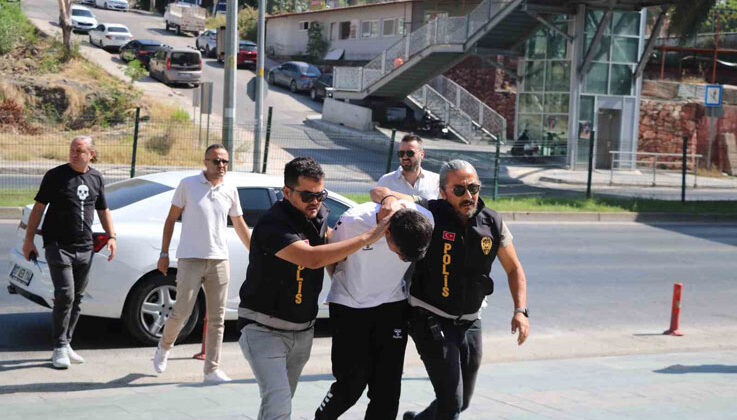 Emlakçıyı arayıp kiraladığı evde cinayet işlediğini söyleyen zanlı Gümüşhanede yakalandı