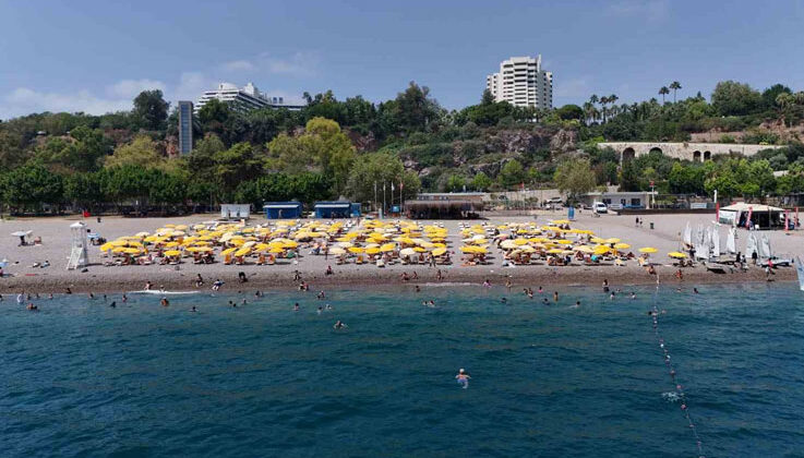 Büyükşehir plajları tatilcilerin gözdesi oldu