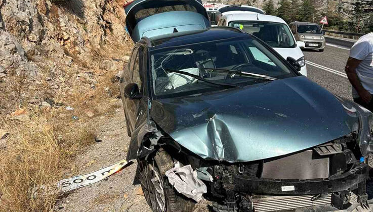 Antalya’da trafik kazası; 5 yaralı