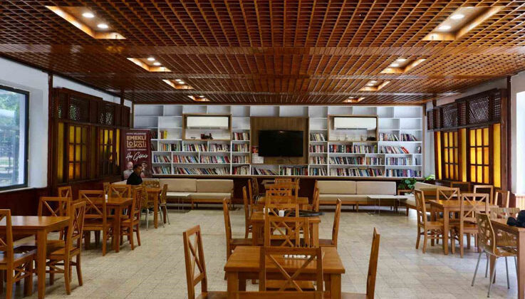 Kepez’in Emekliler Lokalinde çaylar taze, sohbetler sıcak