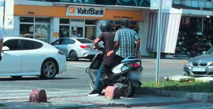 Alanya’da yaya yolları ve kaldırım işgali yapan motosikletlere 136 bin TL ceza