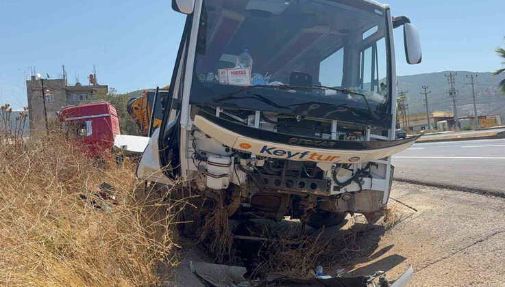 Antalya’da tur otobüsü drenaj hendeğine girdi: 23 yaralı