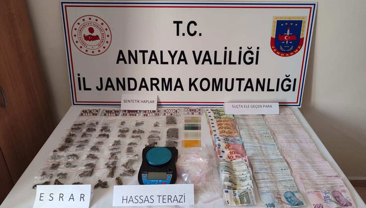 Alanya ve Manavgat’ta uyuşturucu operasyonu: 6 bin 250 hap ele geçirildi